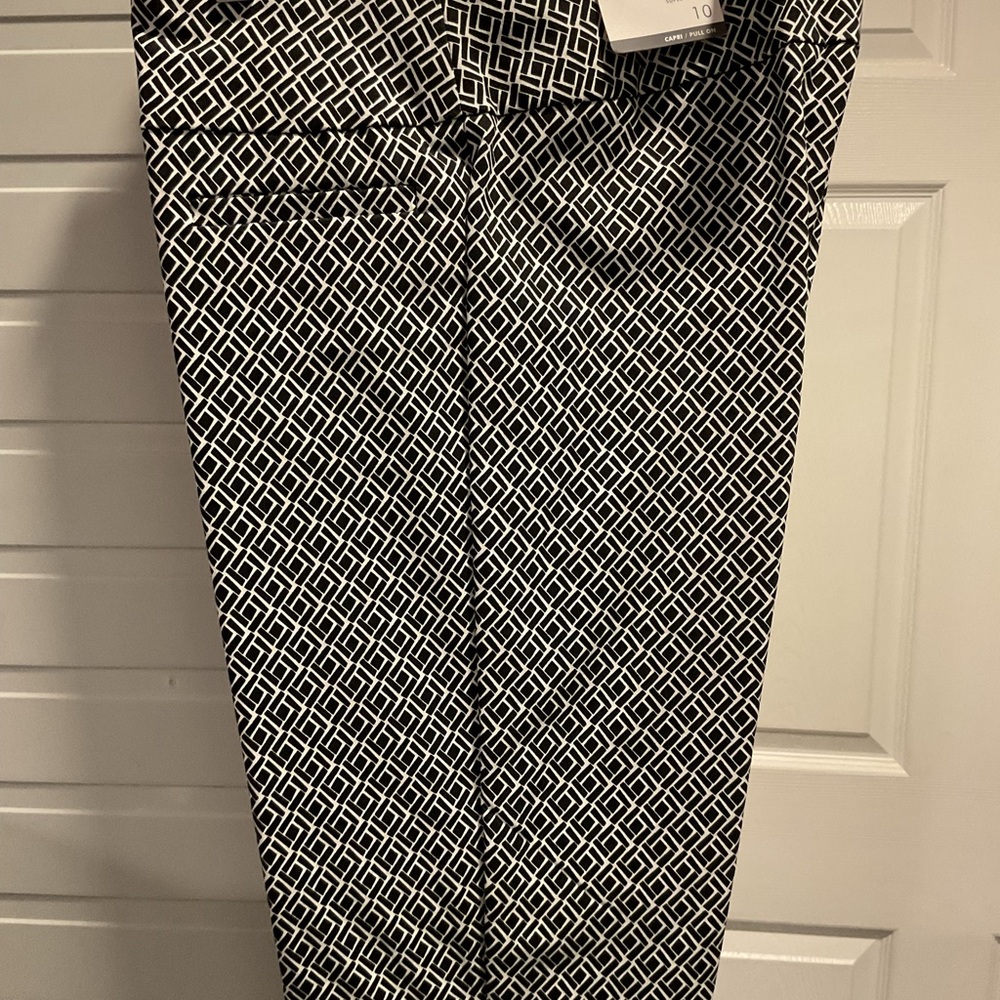 Van Heusen caprice pull on